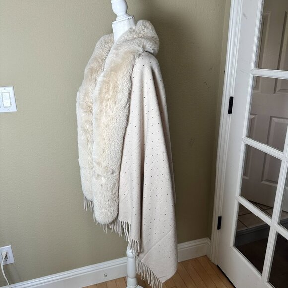La Fiorentina Embellished Faux Fur Studded Shawl Wrap Sweater One Size - Picture 6 of 11